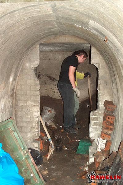 Nawiązanie współpracy z Muzeum Historycznym Miasta Krakowa Odział Pomorska 2 i z Radą Dzielnicy V Miasta Krakowa – prace porządkowe w schronie przeciwlotniczym nr 2 ul. Królewska.